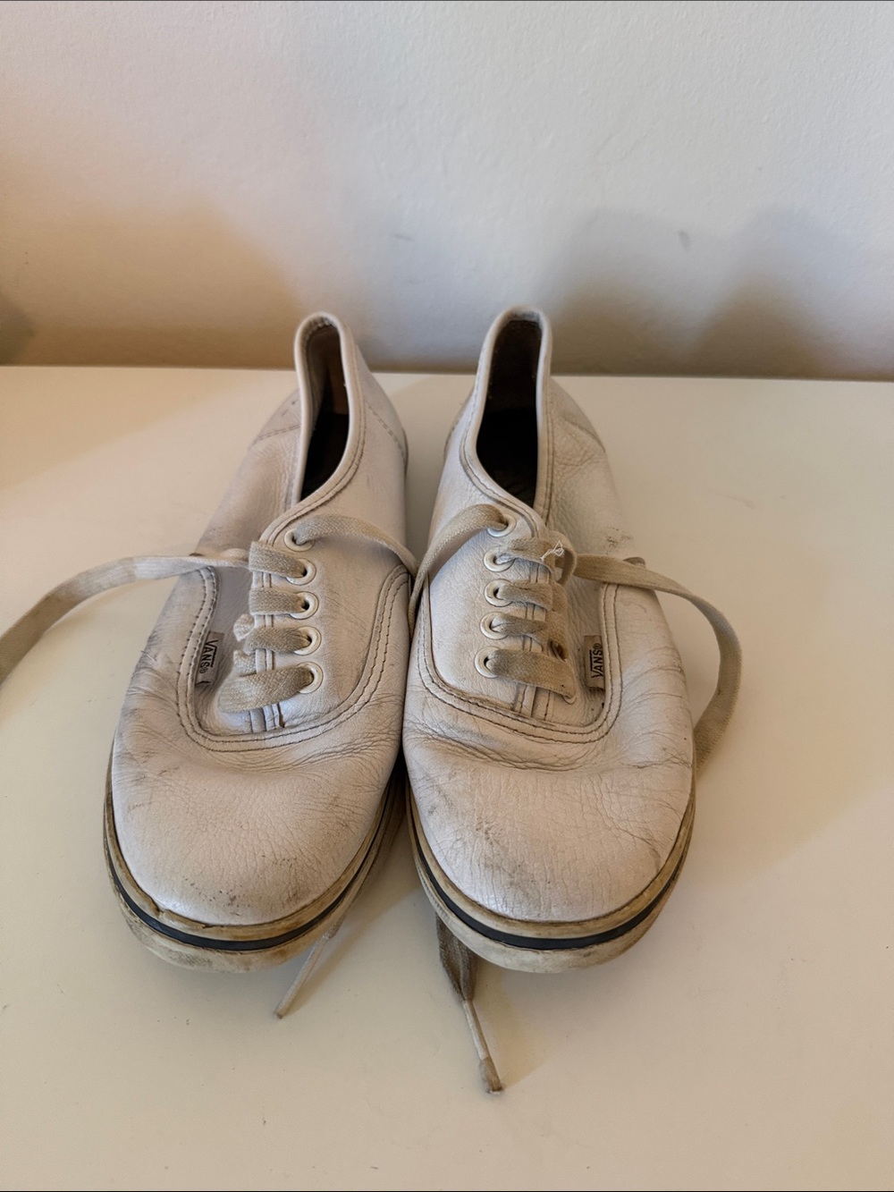 Vans White Leather Low-Top Sneakers - Men’s 7 / Women’s 8.5